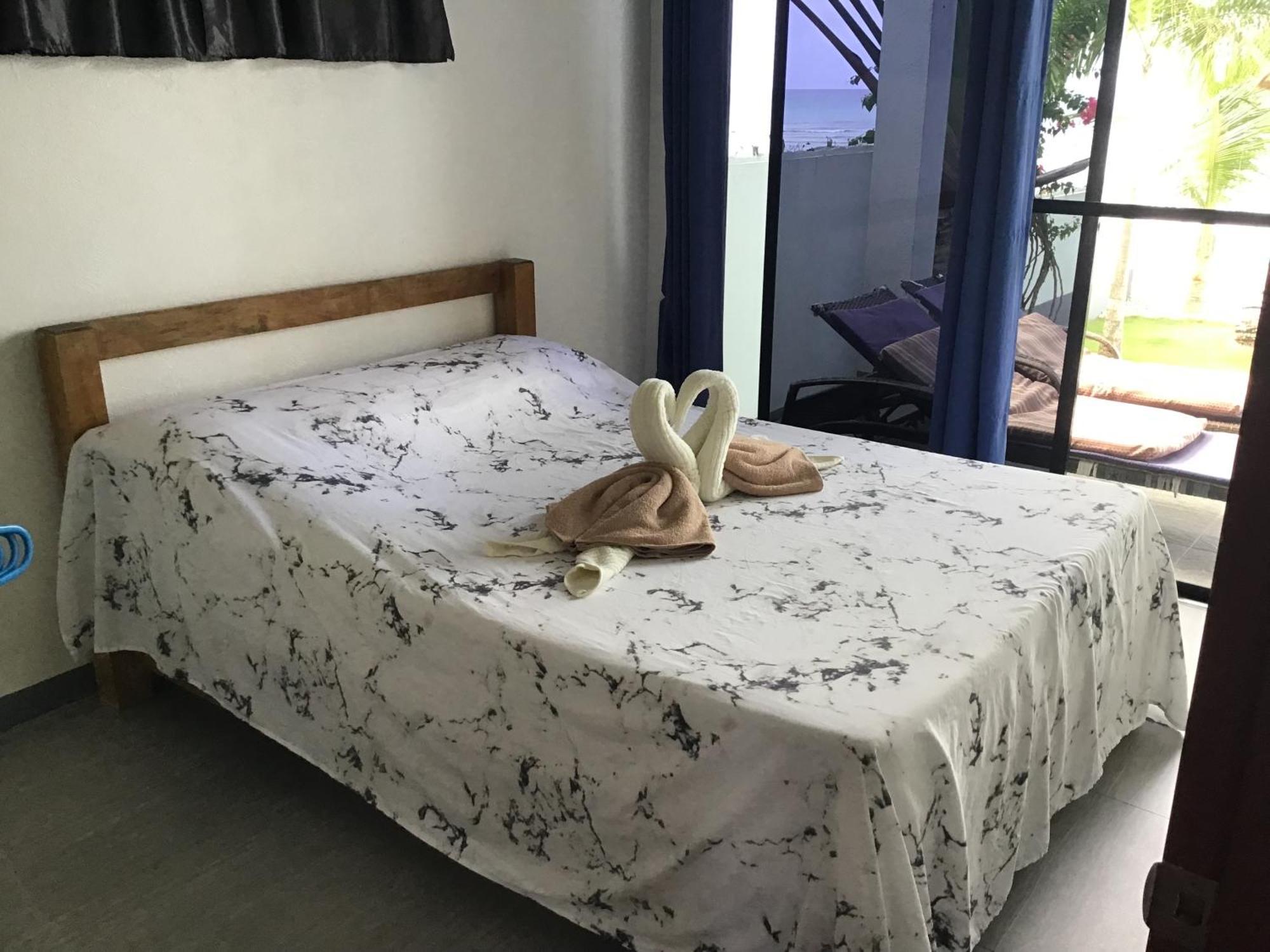 Bamboobeachvilla1 Ac New Oceanfront Pool Sunsetview Garden Kitchen Satellite Starlink Wi-Fi Dimiao ภายนอก รูปภาพ